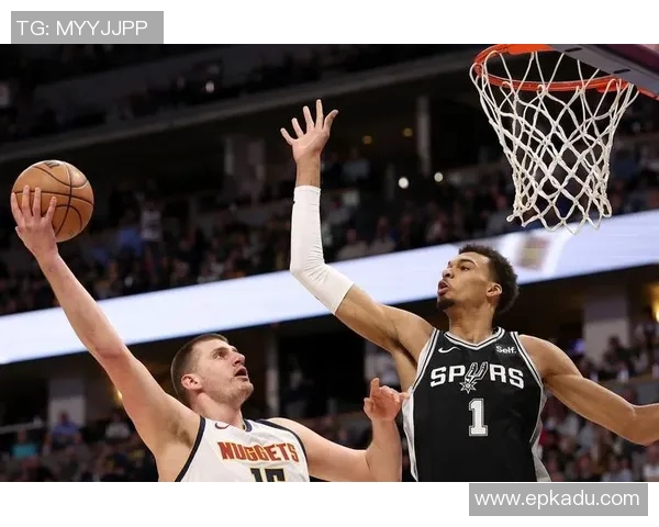 2004年NBA经典对决火箭队与马刺队精彩录像回顾与分析