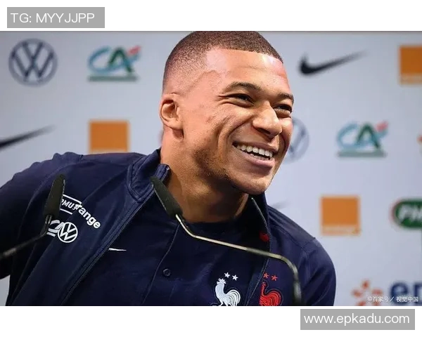 姆巴佩闪耀绿茵场引发全球热议他的未来与足坛传奇的对比分析 姆巴佩闪耀绿茵场引发全球热议他的未来与足坛传奇的对比分析