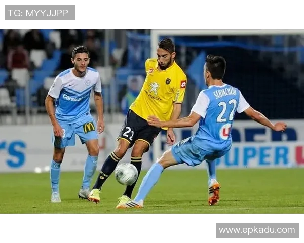 Fc尚布与克莱蒙特的精彩对决揭示足球战术的魅力与团队协作的重要性 Fc尚布与克莱蒙特的精彩对决揭示足球战术的魅力与团队协作的重要性