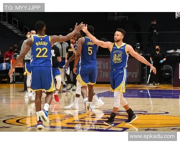 东部与西部历史数据对比分析揭示的篮球发展趋势与影响因素 东部与西部历史数据对比分析揭示的篮球发展趋势与影响因素